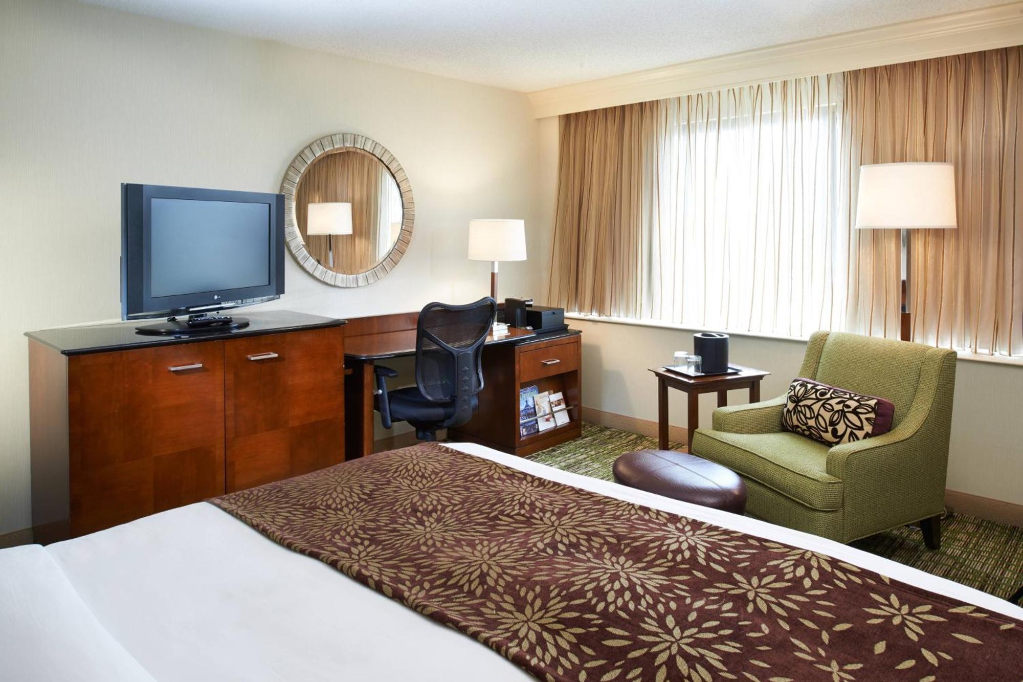 Detroit Marriott Livonia Hotel Екстериор снимка