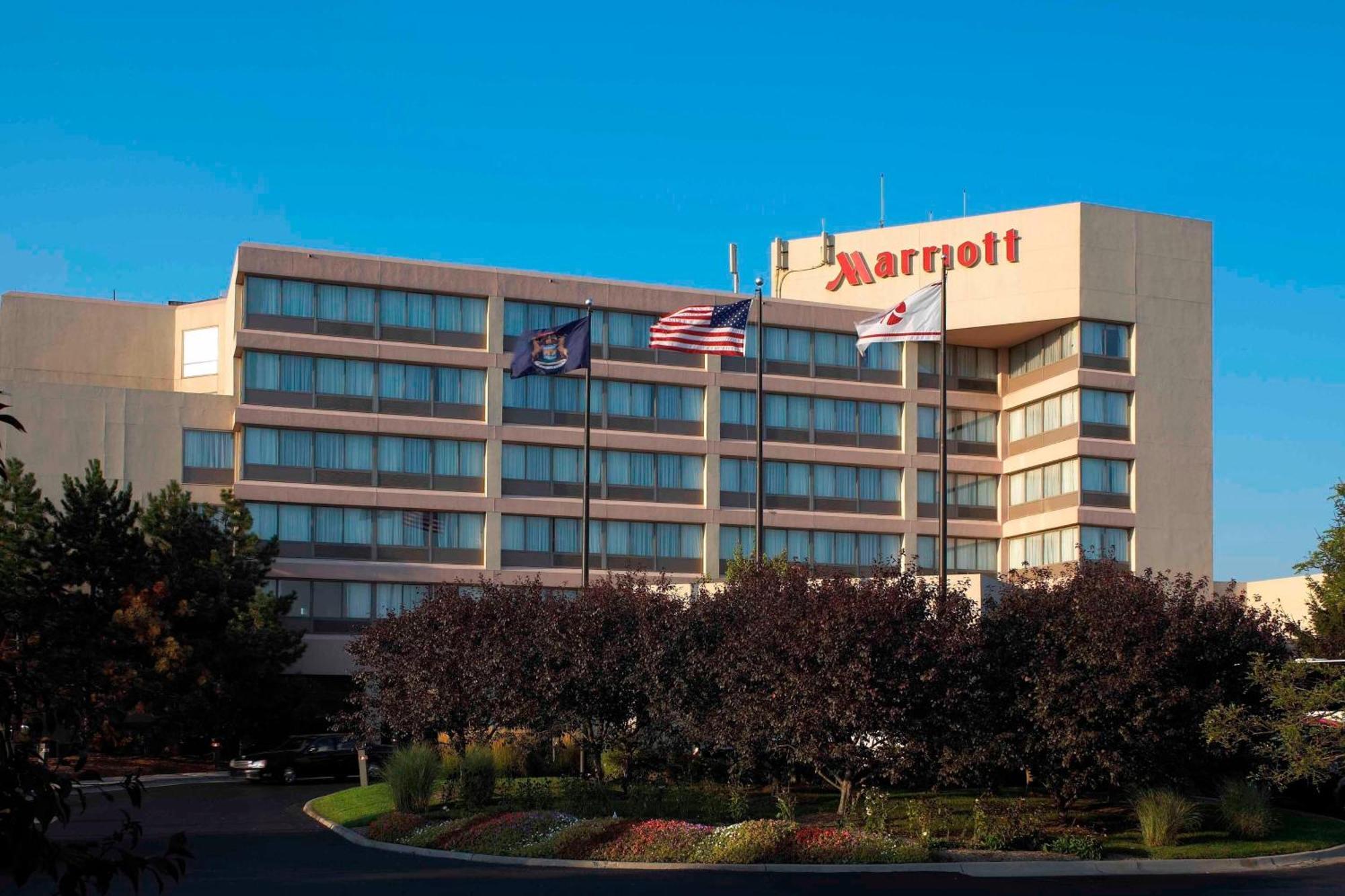 Detroit Marriott Livonia Hotel Екстериор снимка